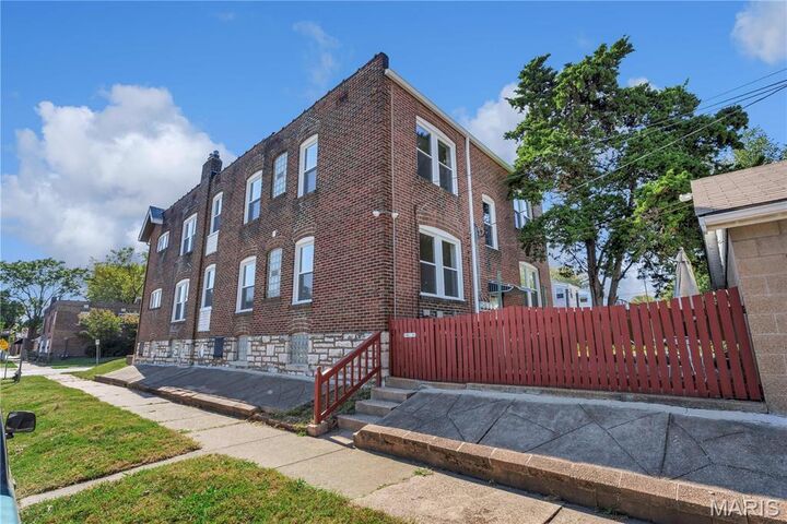 Property Photo: 4003 Humphrey Street 1E MO 63116