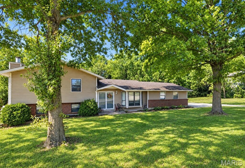 Property Photo:  111 Valvero Drive  MO 63304 