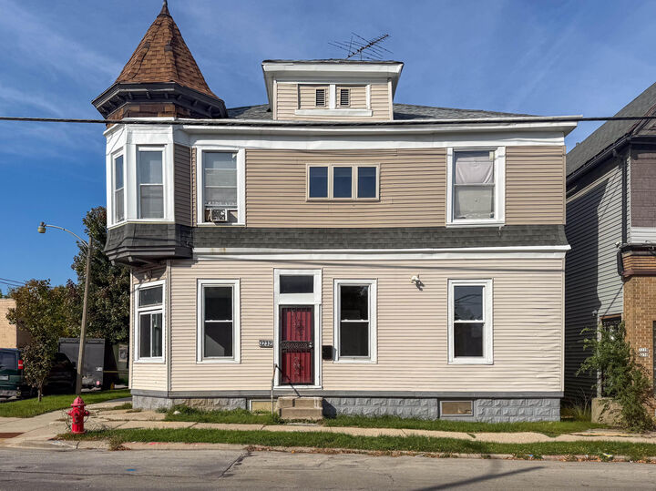 Property Photo: 3232 W Cameron Ave WI 53209