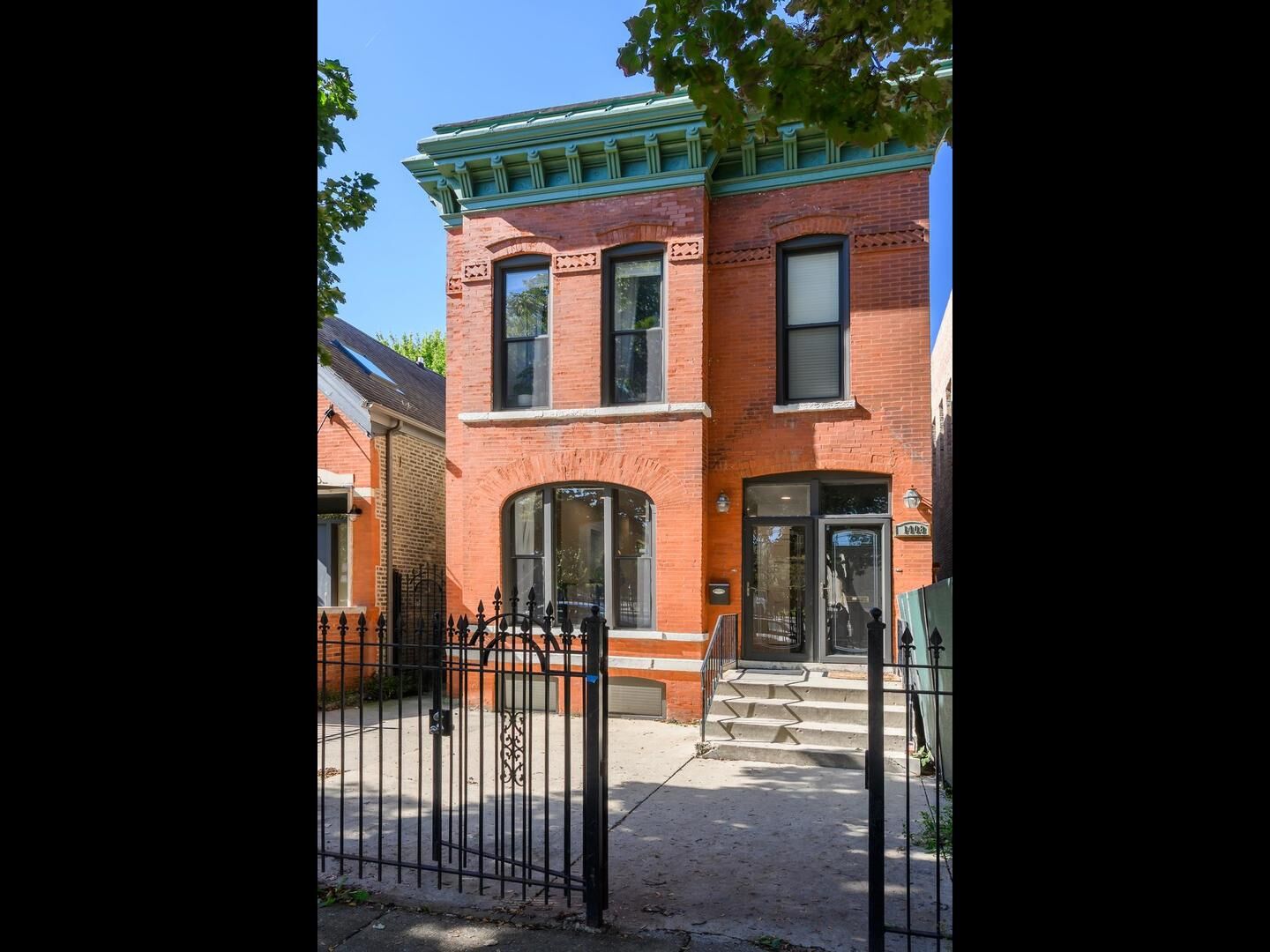 Property Photo: 1408 N Bell Avenue IL 60622