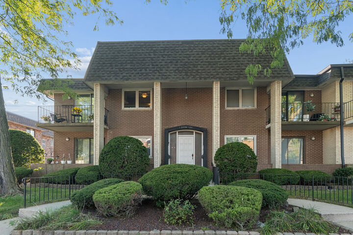 Property Photo: 10406 S Pulaski Road 201 IL 60453