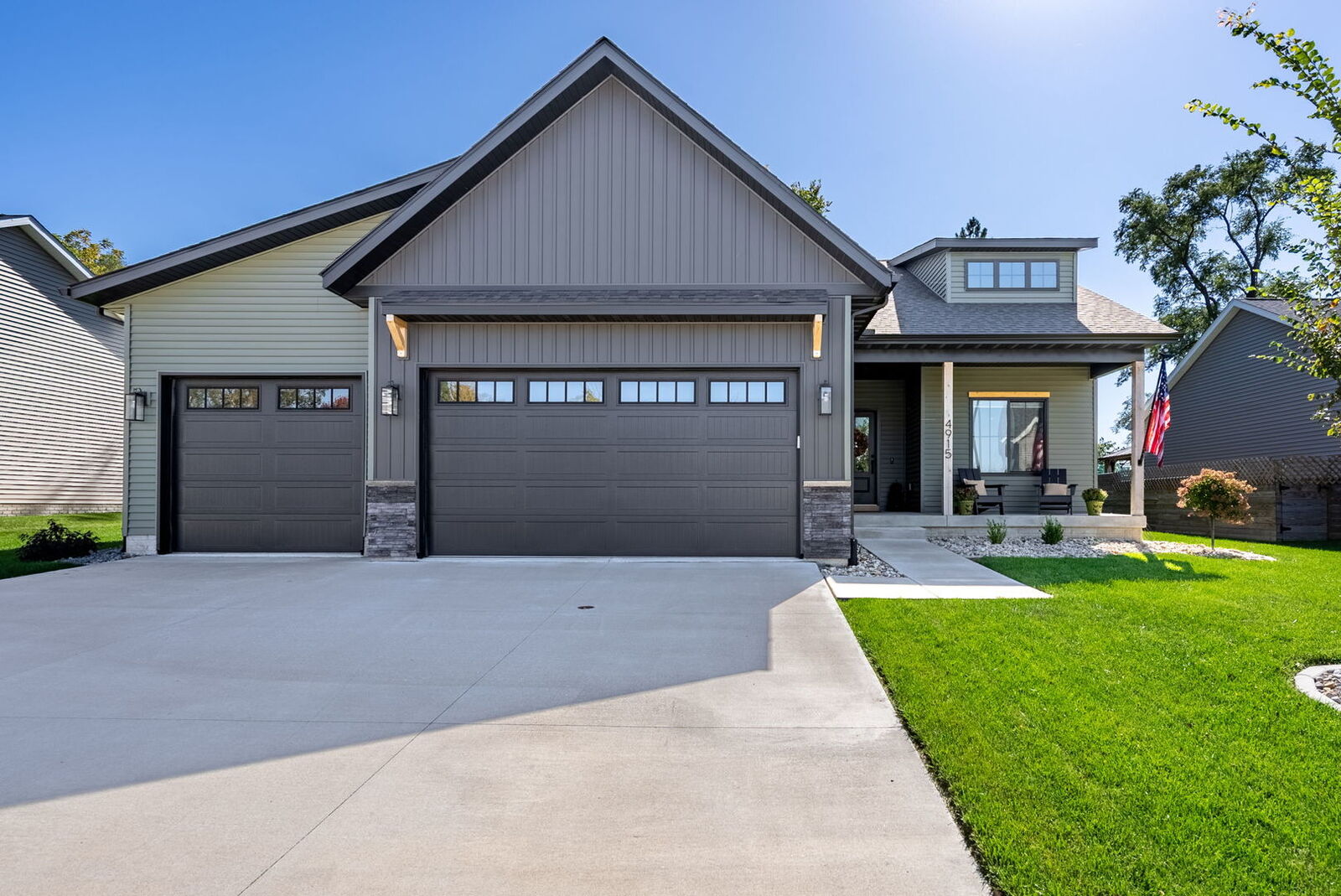 Property Photo: 4915 Willow Circle IA 52806