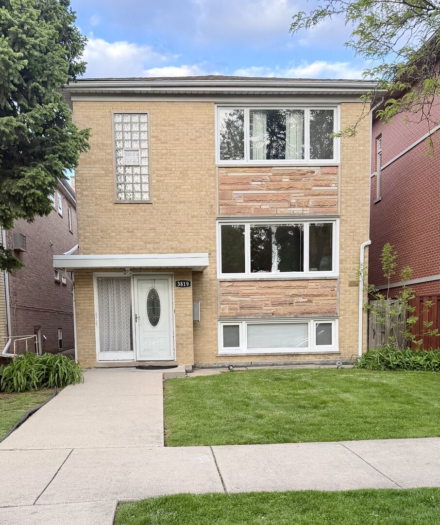Property Photo:  3819 N Kenneth Avenue 1  IL 60641 
