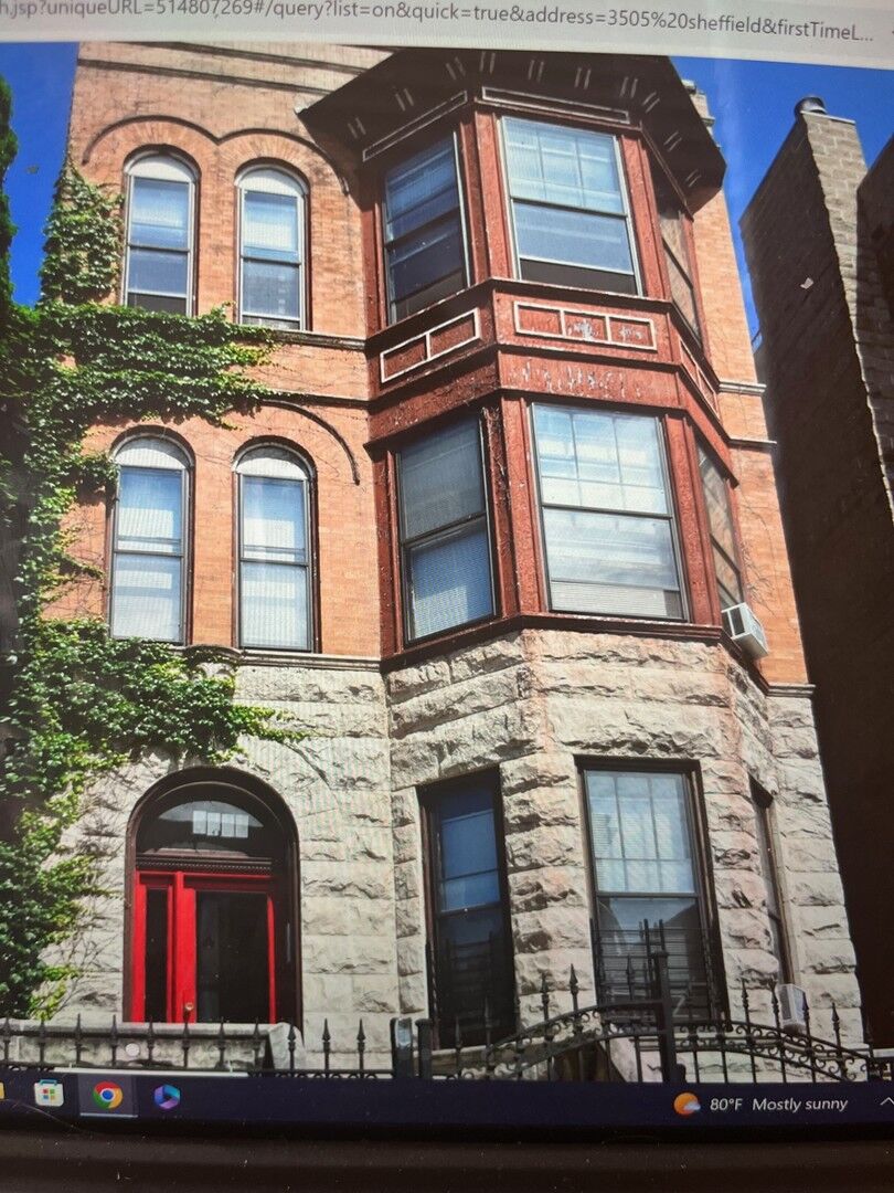 Property Photo: 3505 N Sheffield Avenue 2R IL 60657