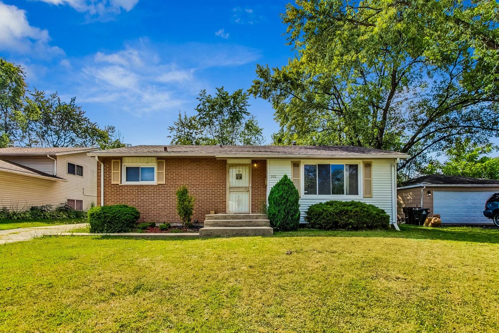 Property Photo: 902 Union Drive IL 60484