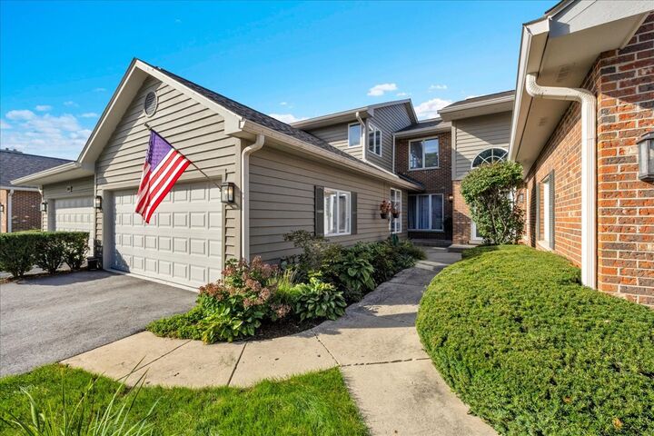 Property Photo: 885 Saddlewood Drive IL 60137