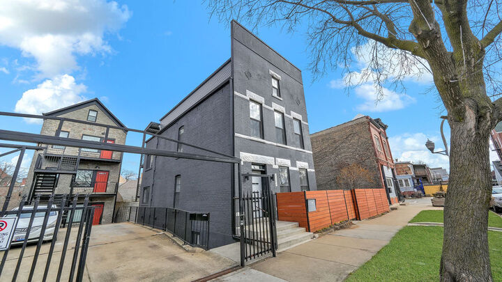 Property Photo: 2704 W 24th Place 1 IL 60608