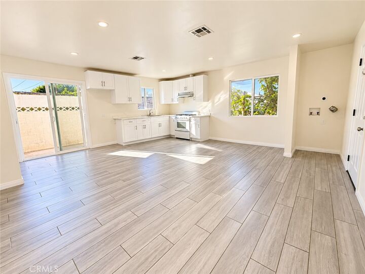 Property Photo: 6723 Makee CA 90001
