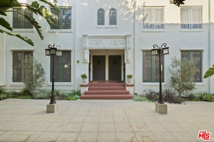 Property Photo:  1250 N Harper Avenue 302  CA 90046 