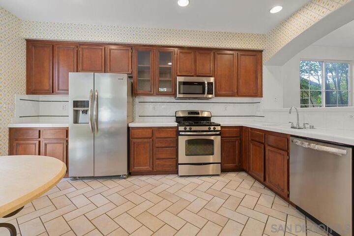 Property Photo:  