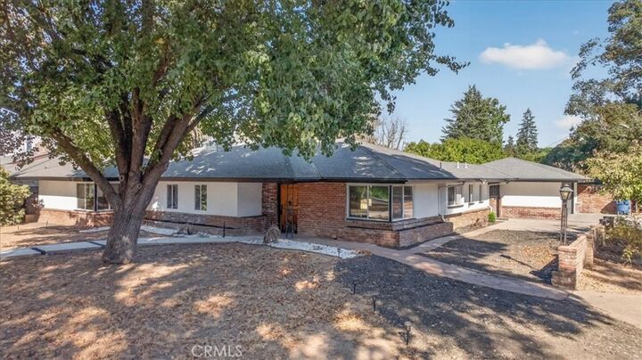 Property Photo: 609 E Hampton CA 93704