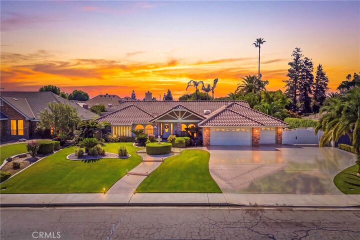 Property Photo:  12107 Red Rose Way  CA 93312 