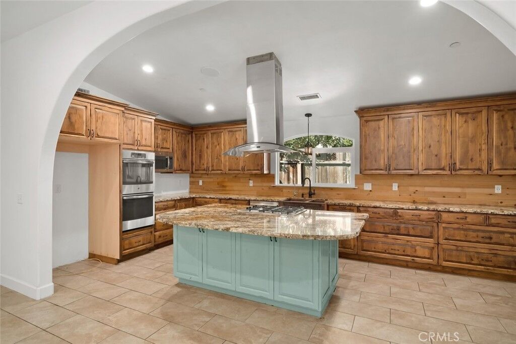 Property Photo:  726 Gough Avenue  CA 93465 