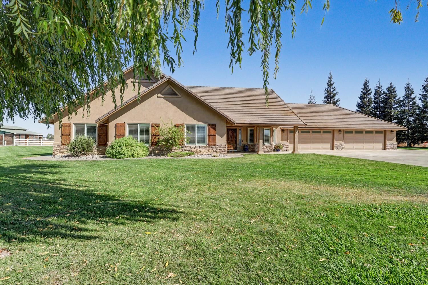 Property Photo:  12647 E Tokay Colony Road  CA 95240 