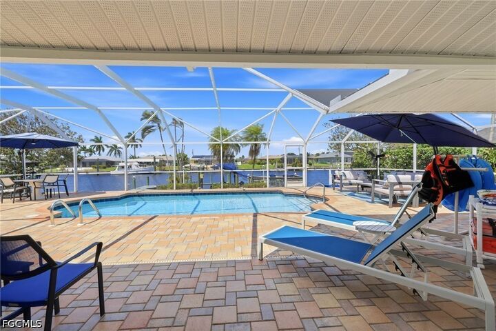 Property Photo:  1717 SE 41st Street  FL 33904 
