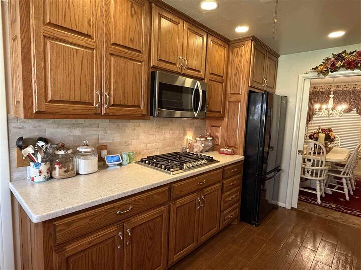 Property Photo:  2509 Mockingbird Lane  OK 74604 