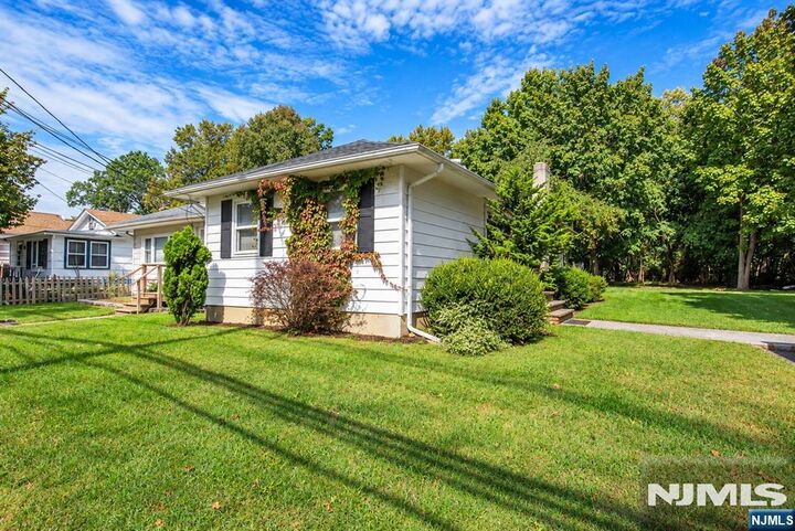 Property Photo:  184 Fairfield Road  NJ 07470 