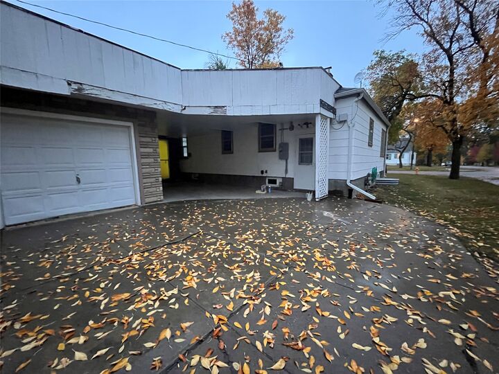 Property Photo:  2001 4th Avenue N  MT 59401 
