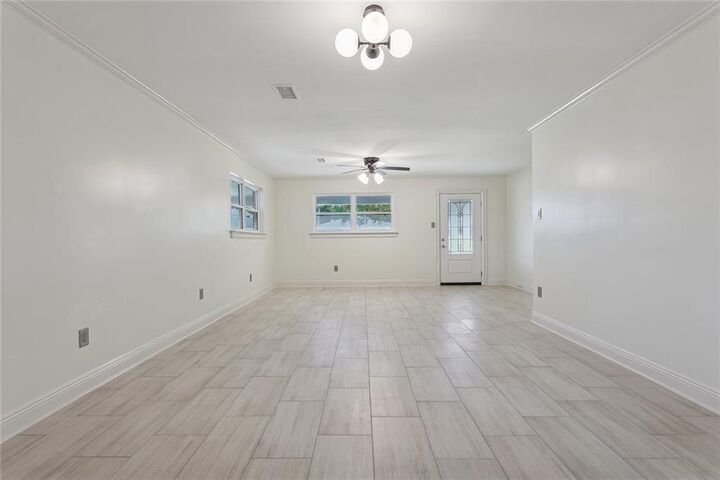 Property Photo: 1728 Carnation Avenue LA 70001