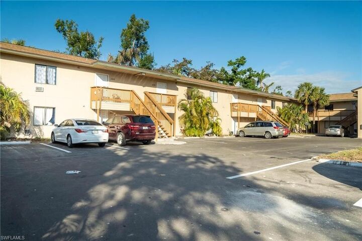 Property Photo: 824 Alderman St 101 FL 33916