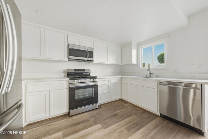 Property Photo:  443 E Park Avenue 3  CA 93454 