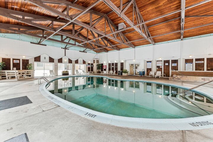 Property Photo:  10211 Cedar Lake Road 115  MN 55305 