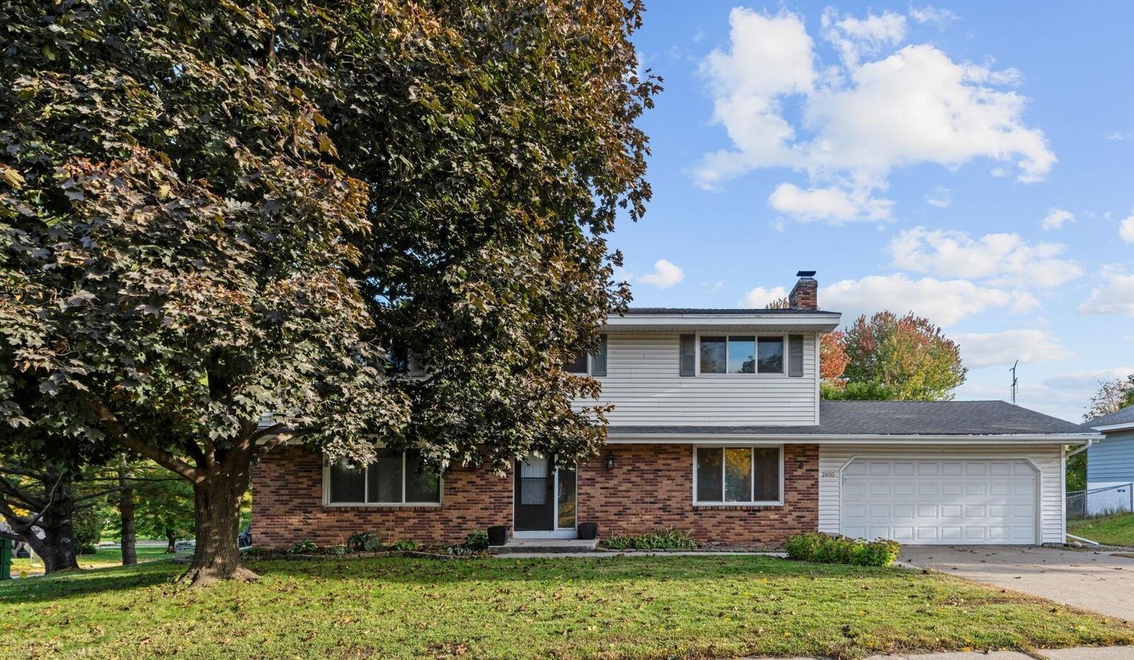 Property Photo:  2600 River Hills Drive  MN 55337 