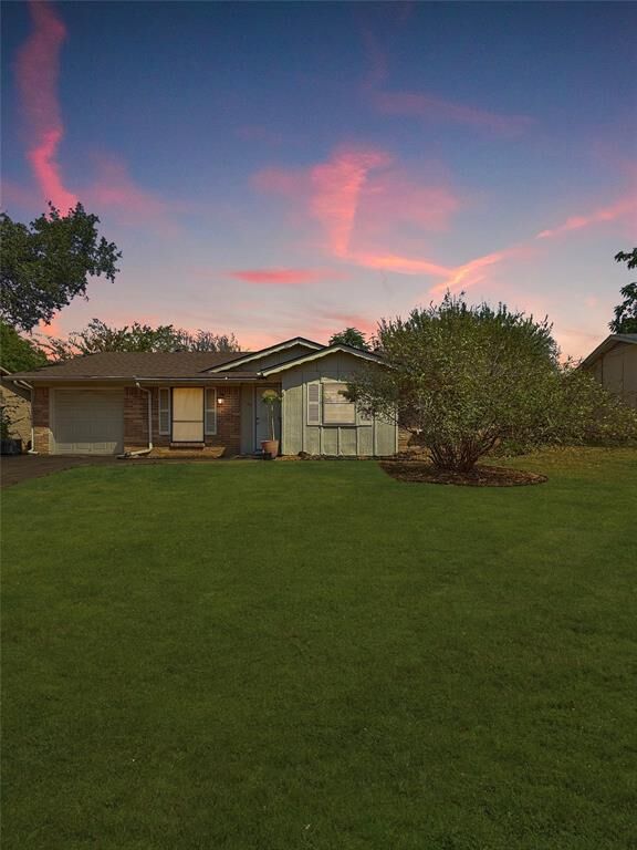 Property Photo:  1104 Crane Drive  TX 76039 