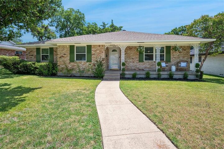 Property Photo: 8426 Baumgarten Drive TX 75228