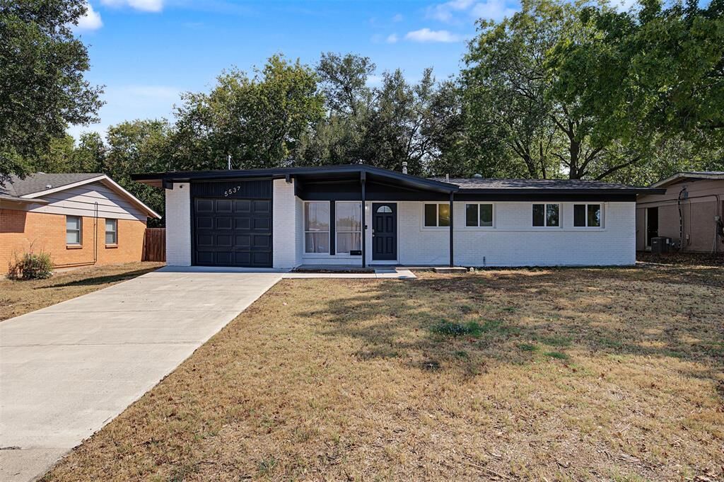 Property Photo:  5537 Wheaton Drive  TX 76133 