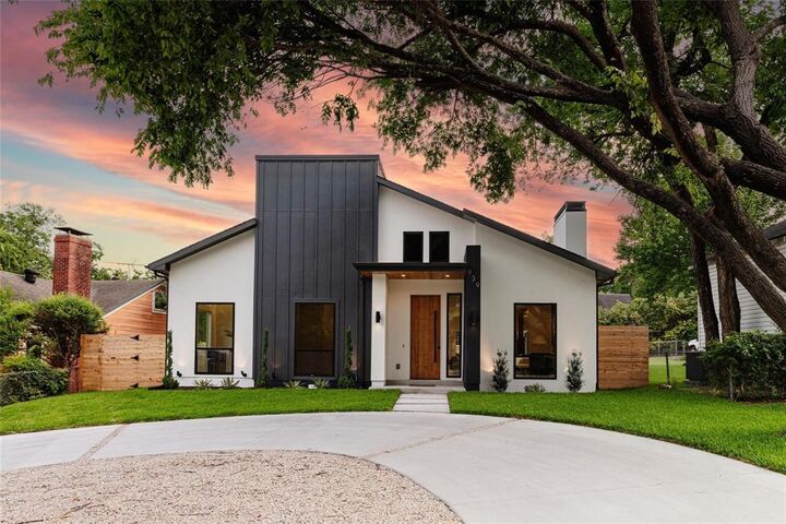 Property Photo:  939 N Buckner Boulevard  TX 75218 