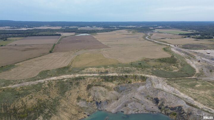 Property Photo:  600 N Whitesville Road  IL 62946 