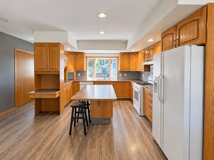 Property Photo:  5739 55 Street  AB T4T 1J7 