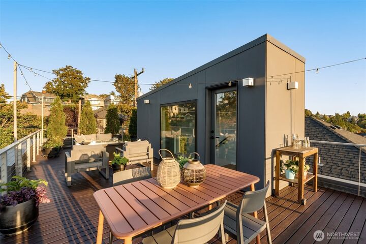 Property Photo: 1105 Yakima Avenue S WA 98144