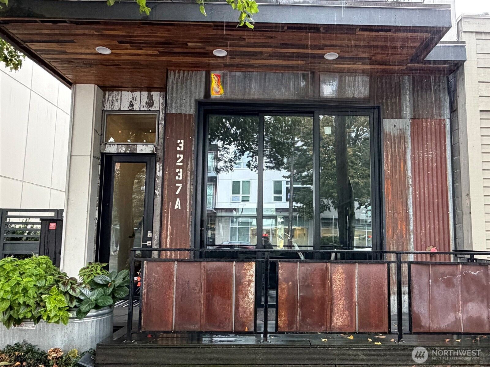 Property Photo: 3237 California Avenue SW A WA 98116