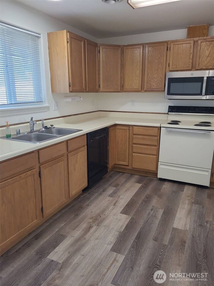 Property Photo: 1116 Clover Drive WA 98837