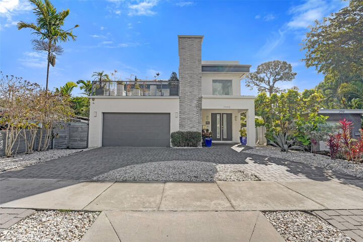 Property Photo:  2502 NE 6th Avenue  FL 33305 