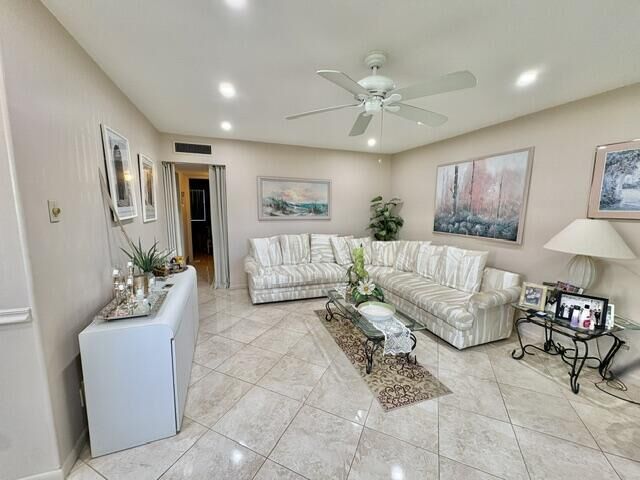 Property Photo:  49 Norwich C  FL 33417 