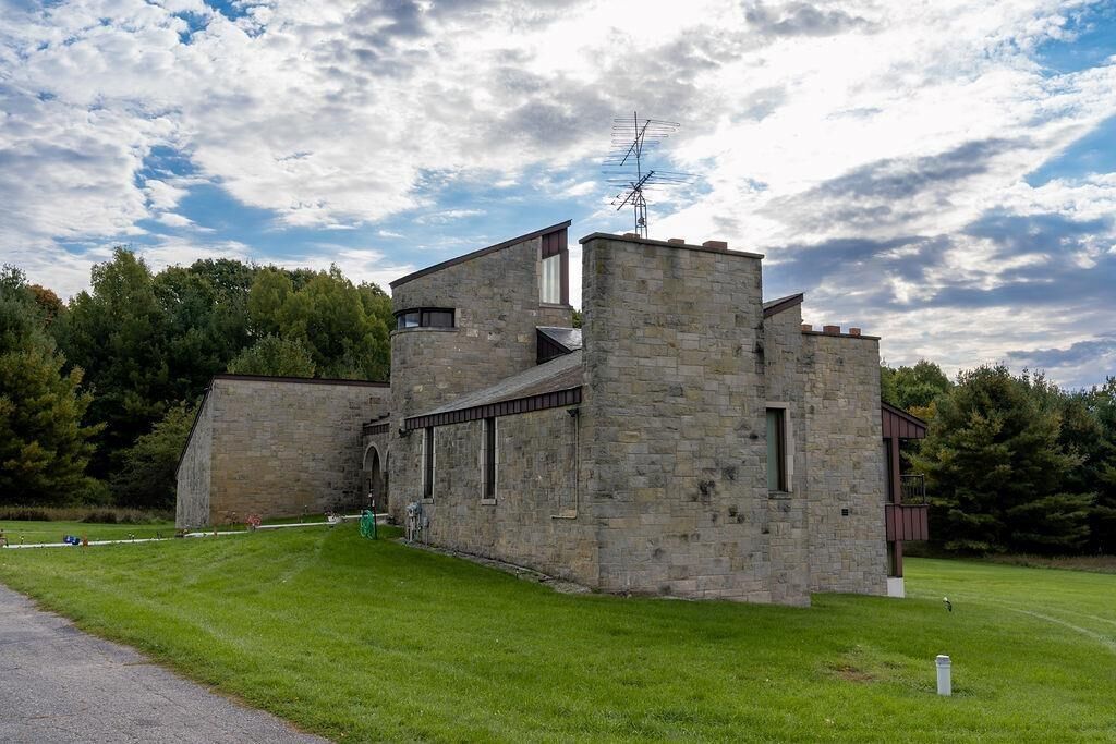Property Photo:  5591 W Pickard Road  MI 48858 