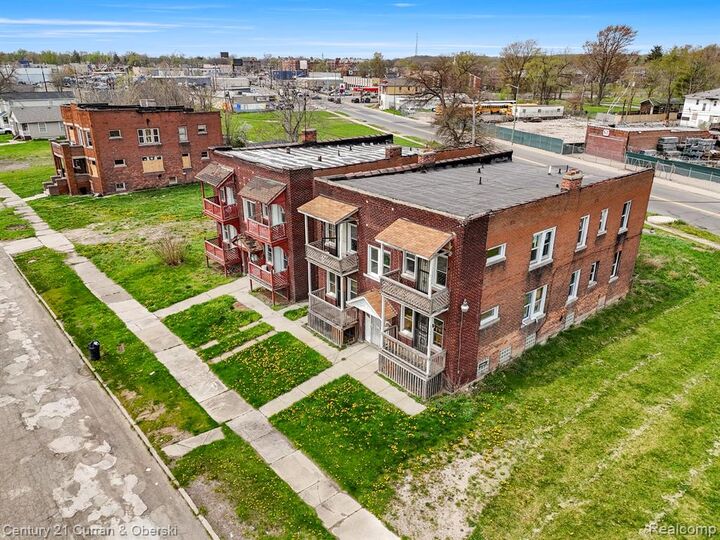 Property Photo:  135 Stevens Street  MI 48203 