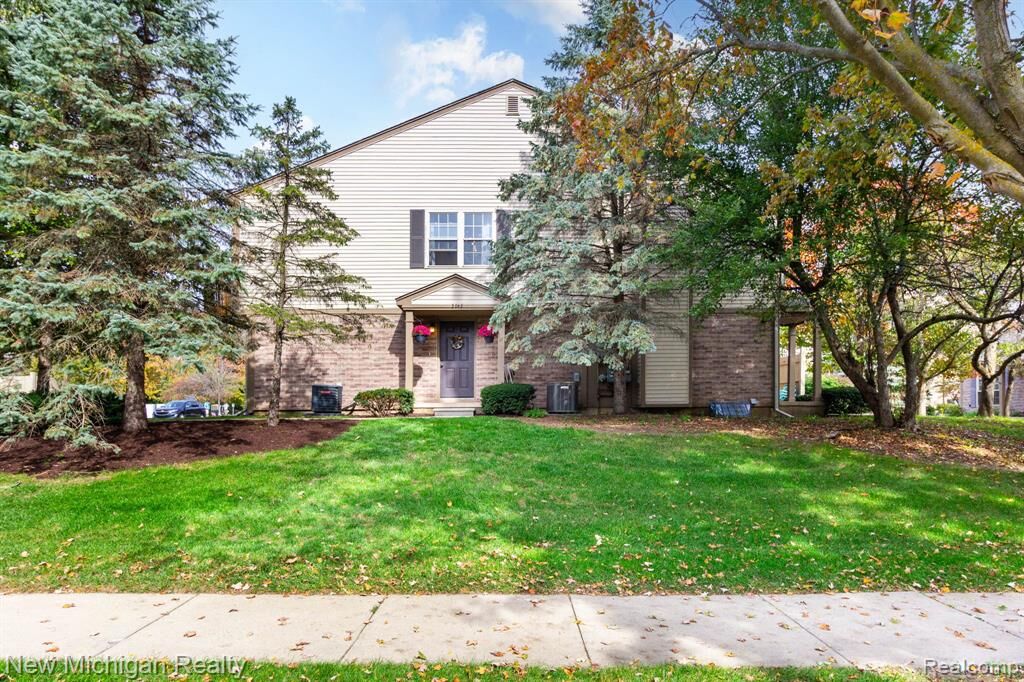 Property Photo:  3048 Forest Creek Court 48  MI 48108 