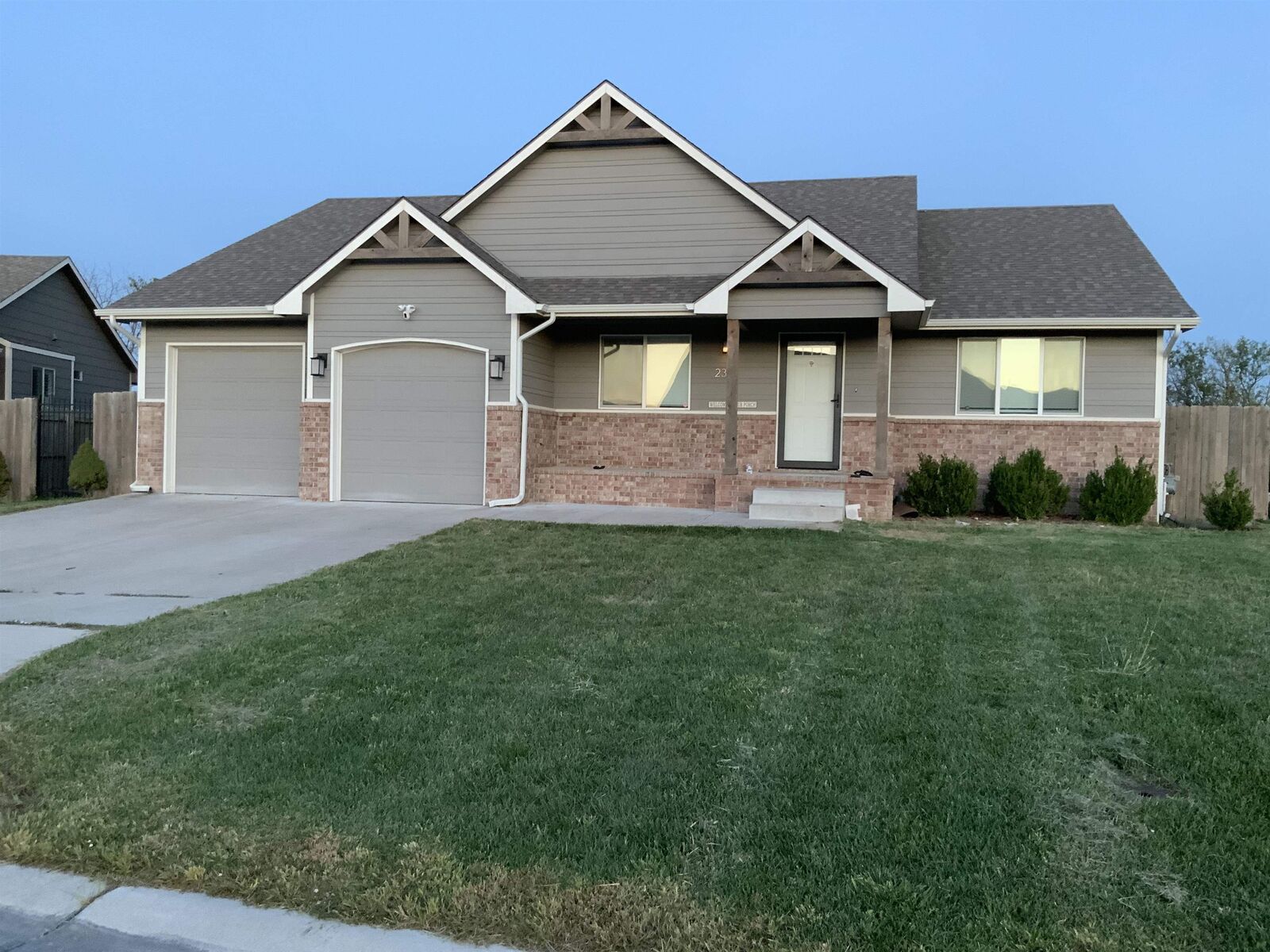 Property Photo:  2318 S Chateau St  KS 67207 