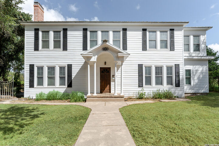 Property Photo:  205 E Cleveland St  TX 78102 