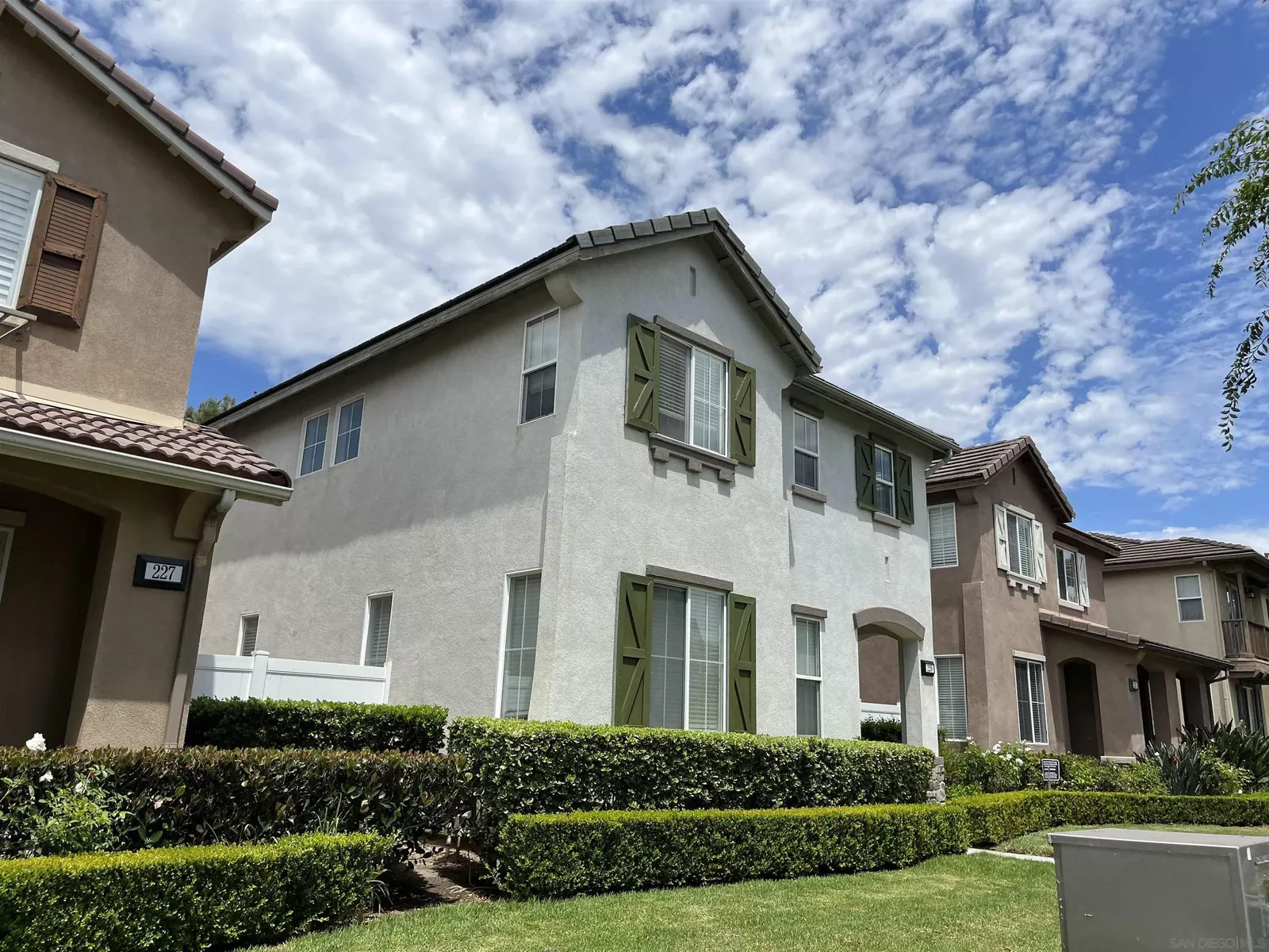 Property Photo: 229 Kensington Park CA 92606