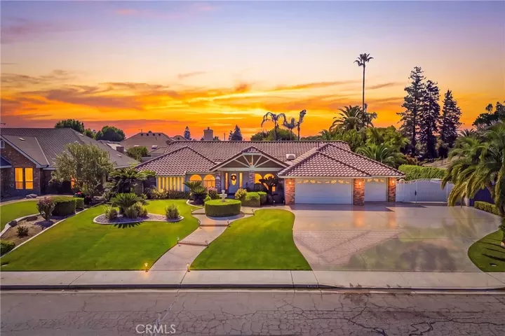 Property Photo:  12107 Red Rose Way  CA 93312 