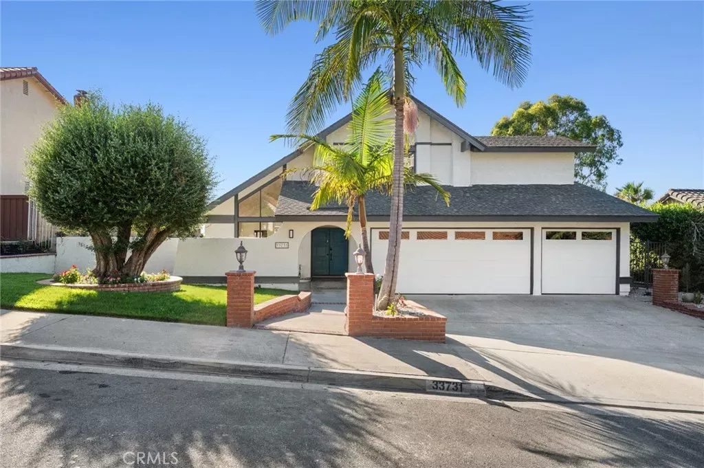 Property Photo:  33731 Avenida Calita  CA 92675 