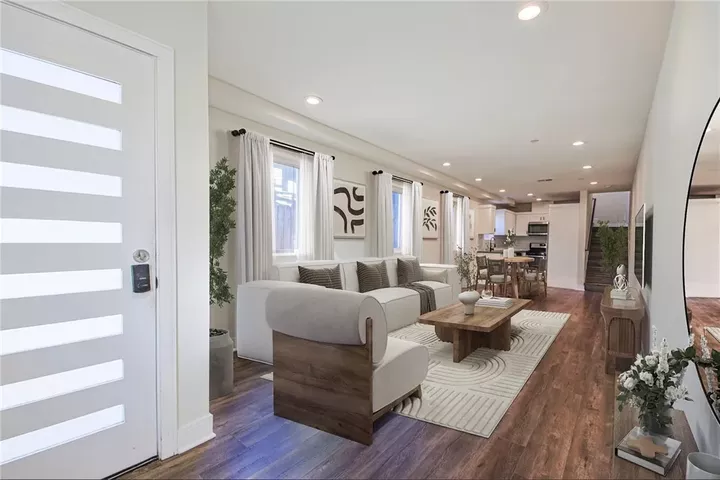 Property Photo:  622 N Serrano Avenue  CA 90004 