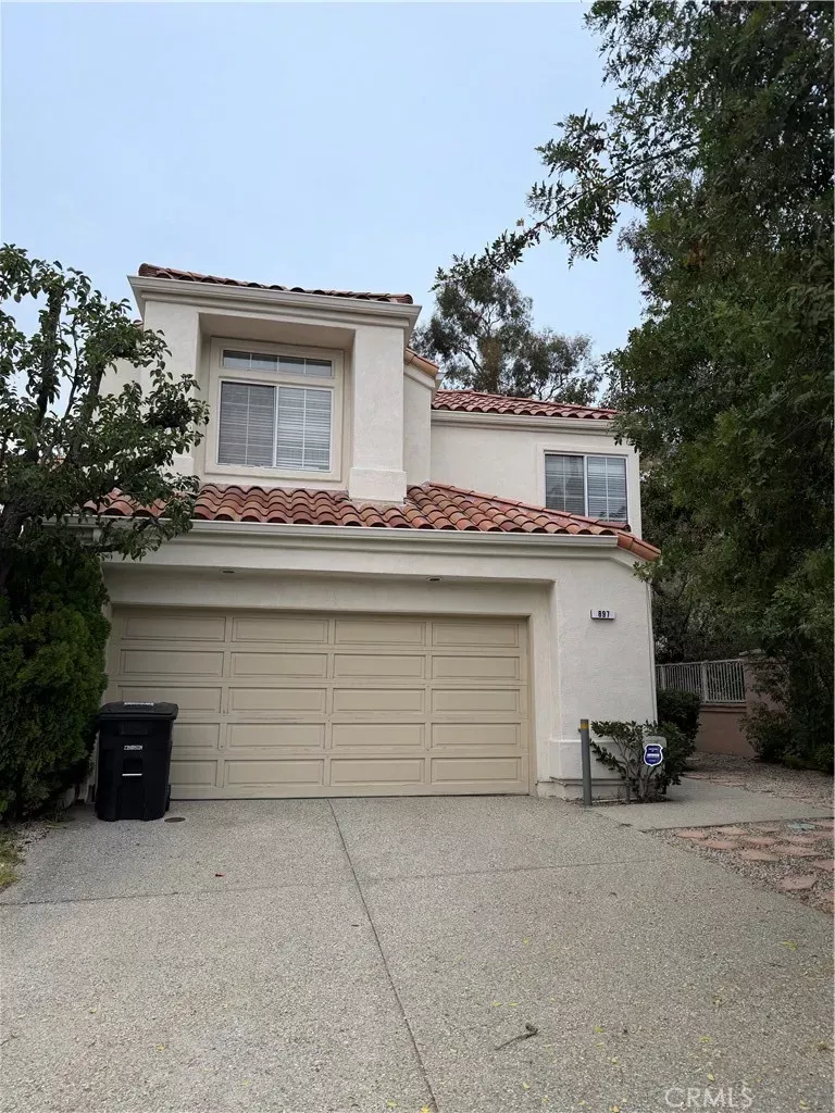 Property Photo: 897 Calle Amable CA 91208