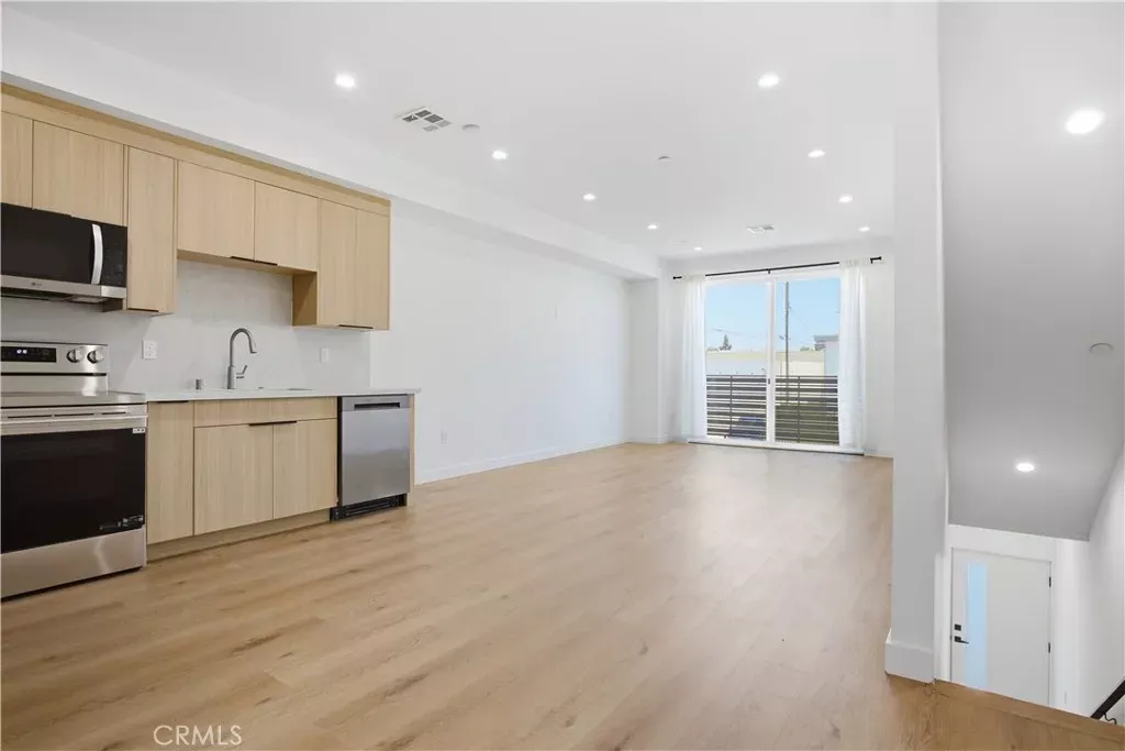 Property Photo:  16106 Leadwell St  CA 91406 