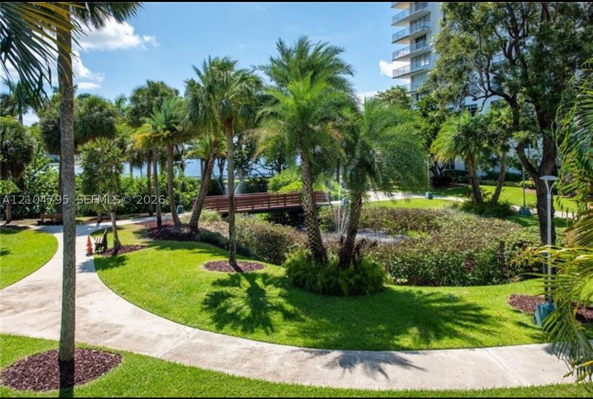 Property Photo:  2801 NE 183rd St 308W  FL 33160 